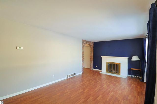 406 Larry Place, Mt Pleasant, MI 48858