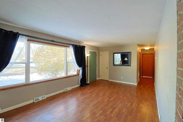 406 Larry Place, Mt Pleasant, MI 48858