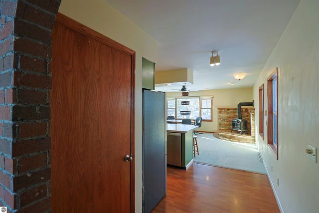 406 Larry Place, Mt Pleasant, MI 48858