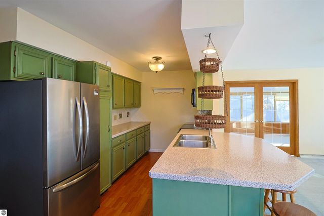 406 Larry Place, Mt Pleasant, MI 48858