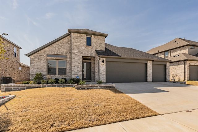 1229 Cinco Treaty Trail, Fort Worth, TX 76052