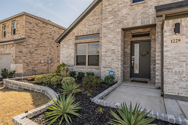 1229 Cinco Treaty Trail, Fort Worth, TX 76052