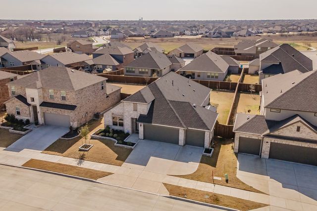 1229 Cinco Treaty Trail, Fort Worth, TX 76052