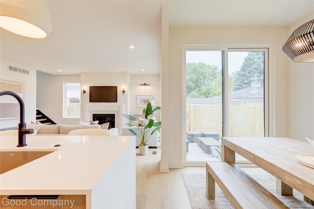 1816 Clifton Avenue, Royal Oak, MI 48073