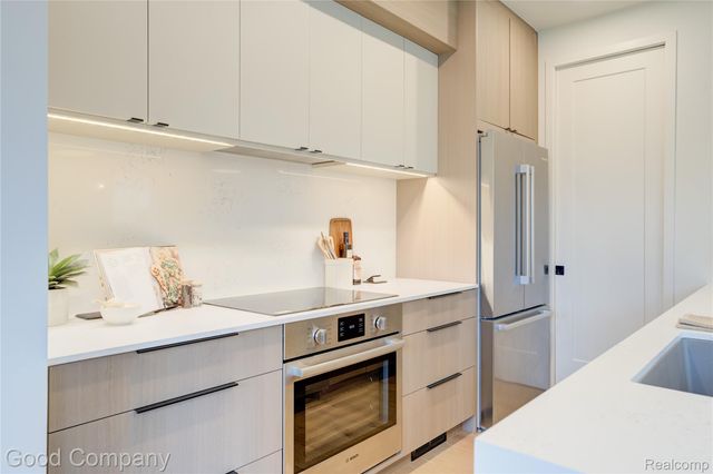 1816 Clifton Avenue, Royal Oak, MI 48073