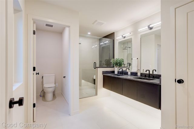 1816 Clifton Avenue, Royal Oak, MI 48073