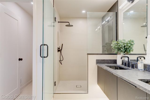 1816 Clifton Avenue, Royal Oak, MI 48073