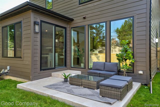 1816 Clifton Avenue, Royal Oak, MI 48073