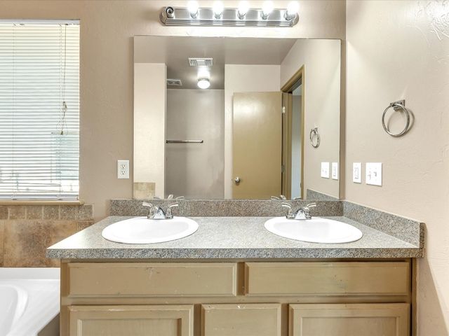 12506 SE 16th Court, Choctaw, OK 73020