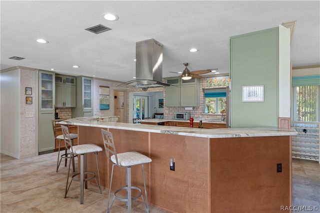 2160 N Watersedge Drive, Crystal River, FL 34429