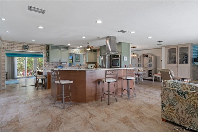 2160 N Watersedge Drive, Crystal River, FL 34429