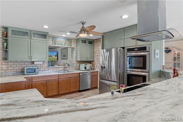 2160 N Watersedge Drive, Crystal River, FL 34429