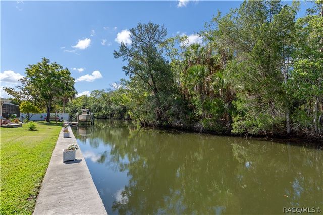 2160 N Watersedge Drive, Crystal River, FL 34429