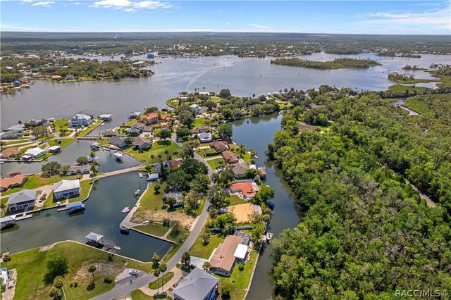 2160 N Watersedge Drive, Crystal River, FL 34429