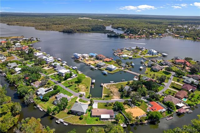 2160 N Watersedge Drive, Crystal River, FL 34429