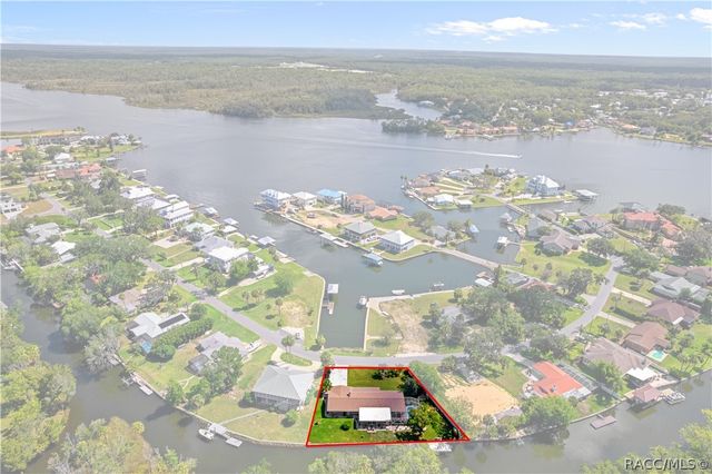 2160 N Watersedge Drive, Crystal River, FL 34429