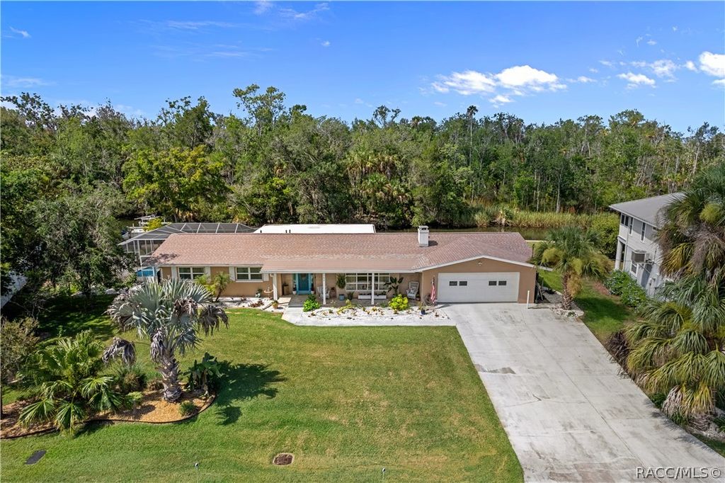 2160 N Watersedge Drive, Crystal River, FL 34429