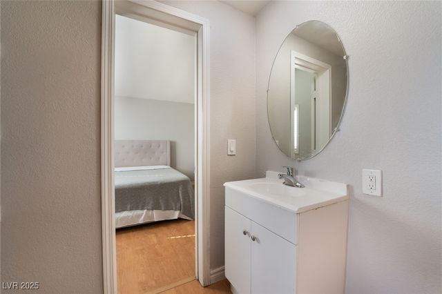 1943 Quintearo Street, Las Vegas, NV 89115