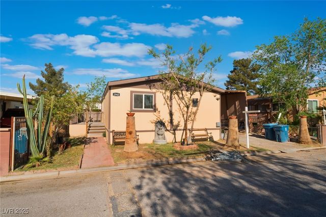 1943 Quintearo Street, Las Vegas, NV 89115