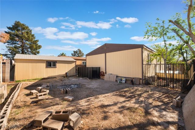 1943 Quintearo Street, Las Vegas, NV 89115