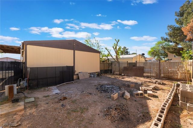 1943 Quintearo Street, Las Vegas, NV 89115