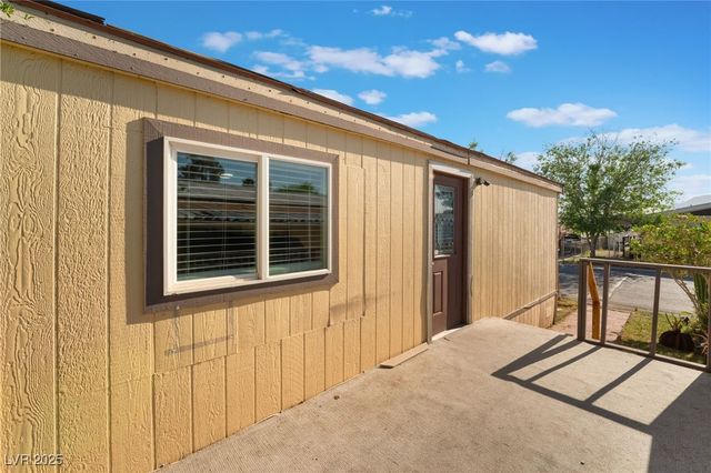 1943 Quintearo Street, Las Vegas, NV 89115