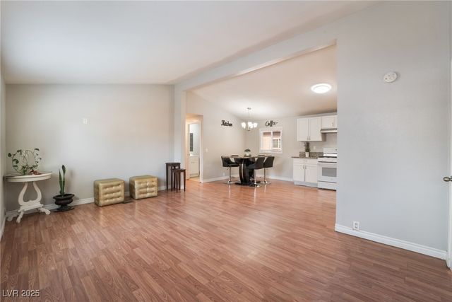 1943 Quintearo Street, Las Vegas, NV 89115