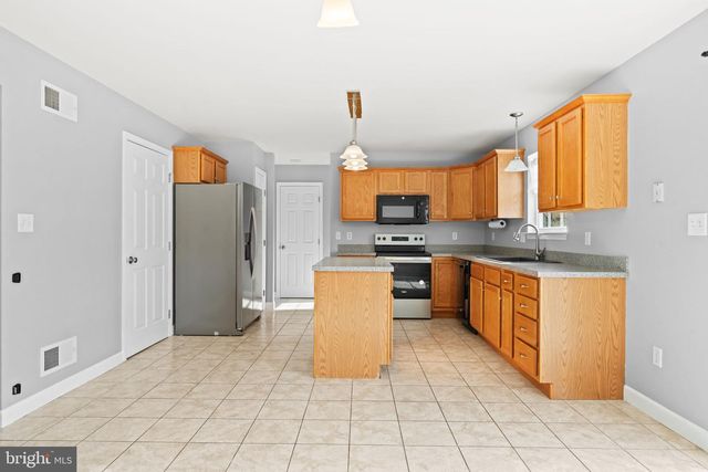 1014 DAISY DR, Temple, PA 19560