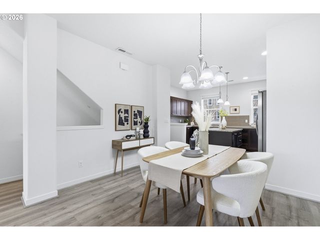 28715 Sw VILLEBOIS Dr, Wilsonville, OR 97070