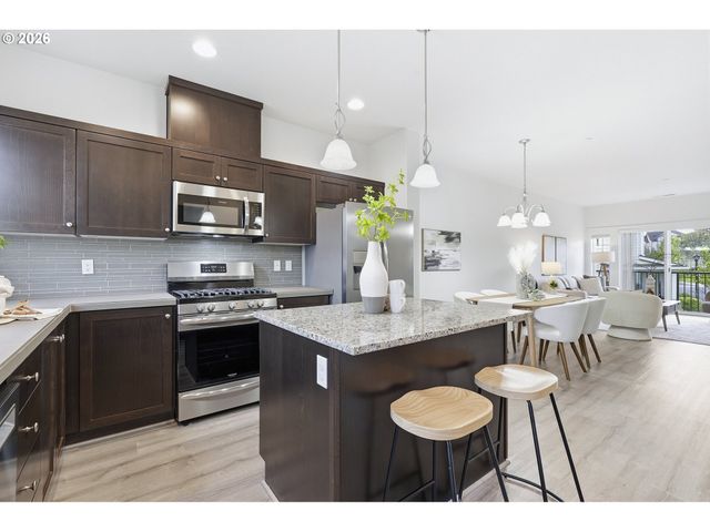 28715 Sw VILLEBOIS Dr, Wilsonville, OR 97070