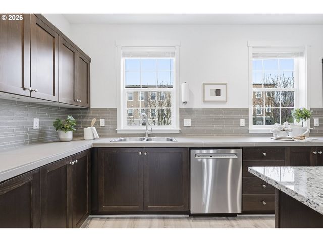 28715 Sw VILLEBOIS Dr, Wilsonville, OR 97070