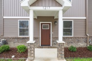 1217 W Saginaw Street, Lansing, MI 48915