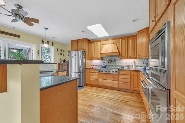 230 Carriage Summitt Way 2423, Hendersonville, NC 28791