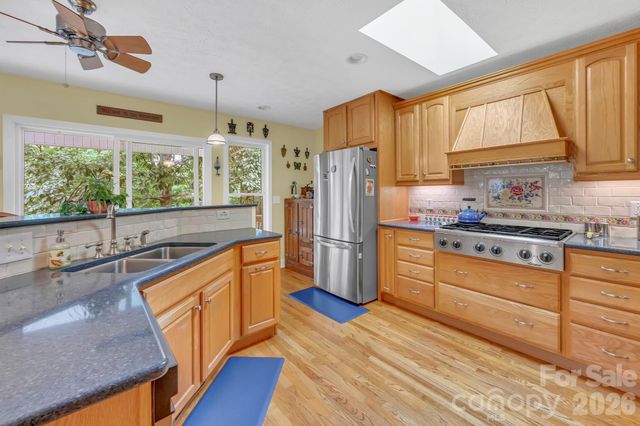 230 Carriage Summitt Way 2423, Hendersonville, NC 28791