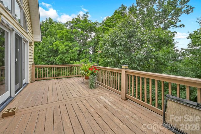 230 Carriage Summitt Way 2423, Hendersonville, NC 28791