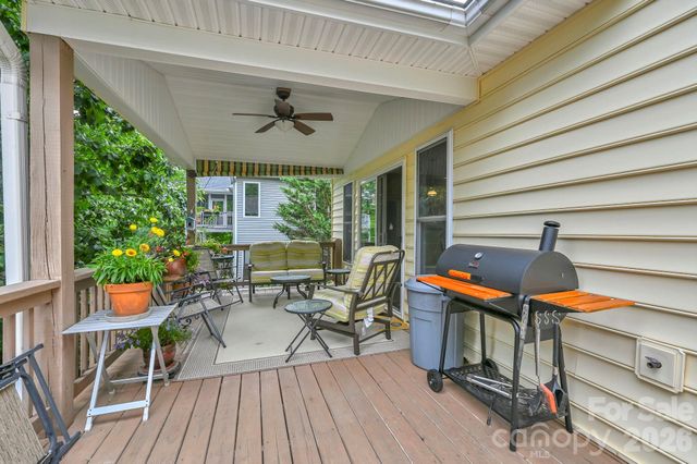 230 Carriage Summitt Way 2423, Hendersonville, NC 28791