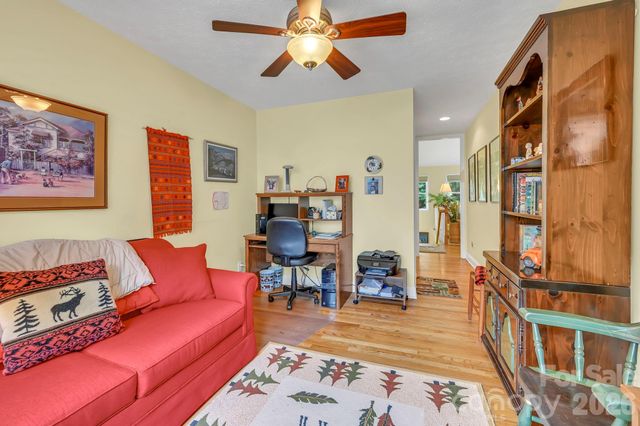 230 Carriage Summitt Way 2423, Hendersonville, NC 28791