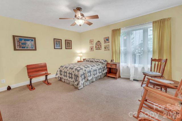 230 Carriage Summitt Way 2423, Hendersonville, NC 28791