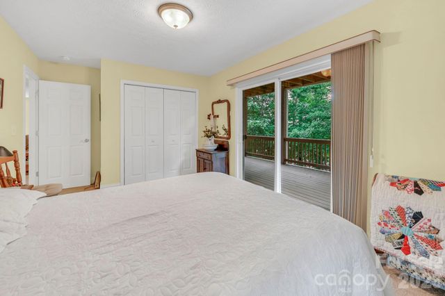 230 Carriage Summitt Way 2423, Hendersonville, NC 28791