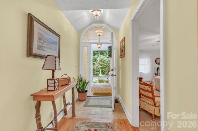 230 Carriage Summitt Way 2423, Hendersonville, NC 28791