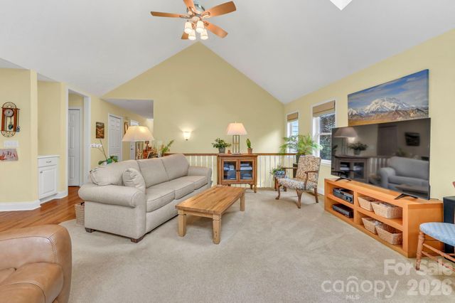 230 Carriage Summitt Way 2423, Hendersonville, NC 28791