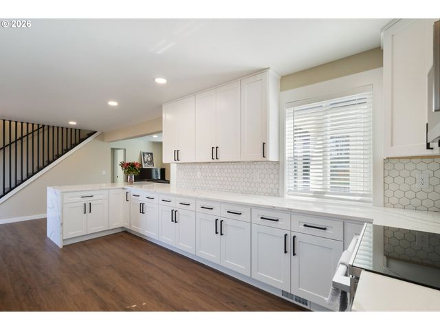 104 DEL MONTE Ave, Tillamook, OR 97141