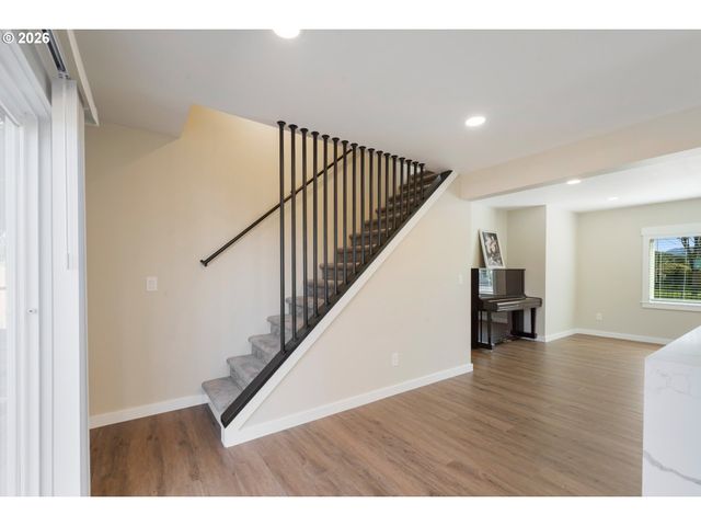 104 DEL MONTE Ave, Tillamook, OR 97141