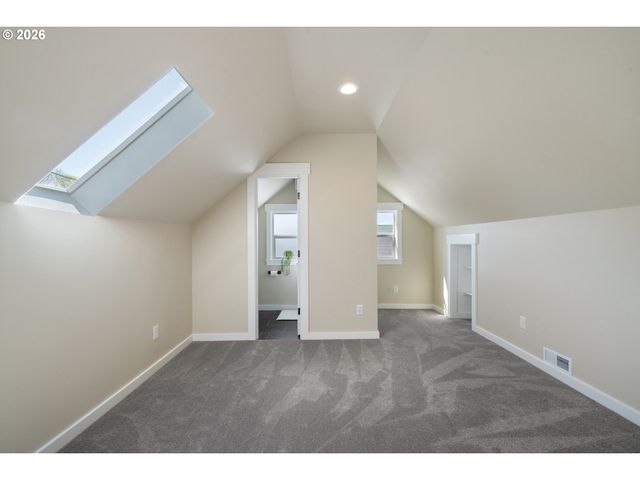 104 DEL MONTE Ave, Tillamook, OR 97141