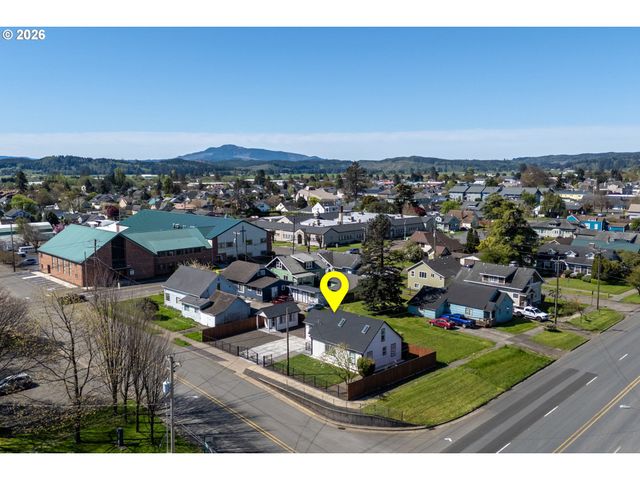 104 DEL MONTE Ave, Tillamook, OR 97141