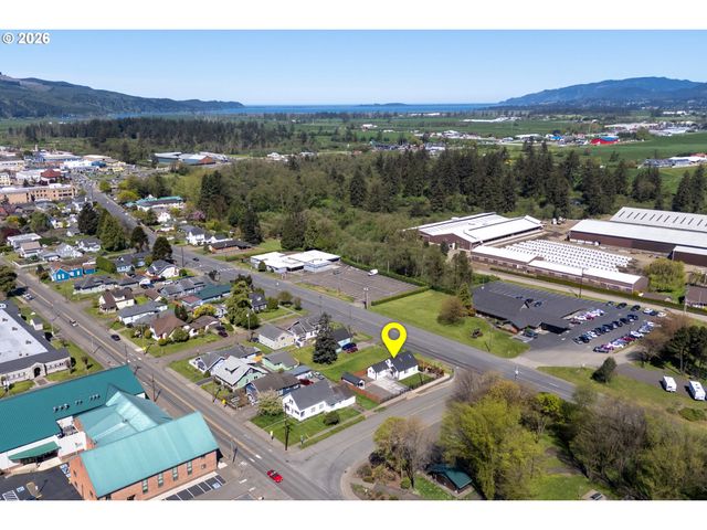 104 DEL MONTE Ave, Tillamook, OR 97141