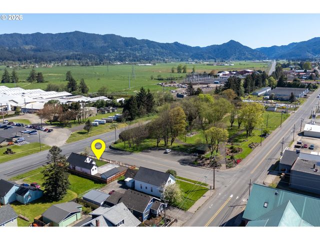 104 DEL MONTE Ave, Tillamook, OR 97141