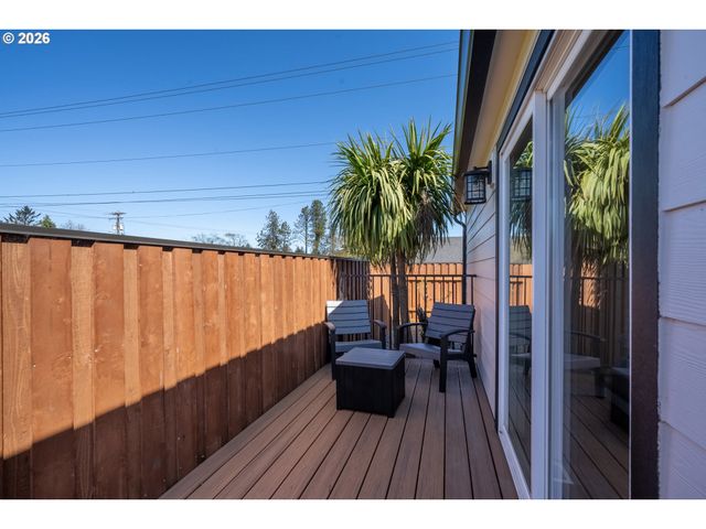 104 DEL MONTE Ave, Tillamook, OR 97141