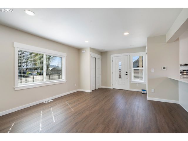 104 DEL MONTE Ave, Tillamook, OR 97141