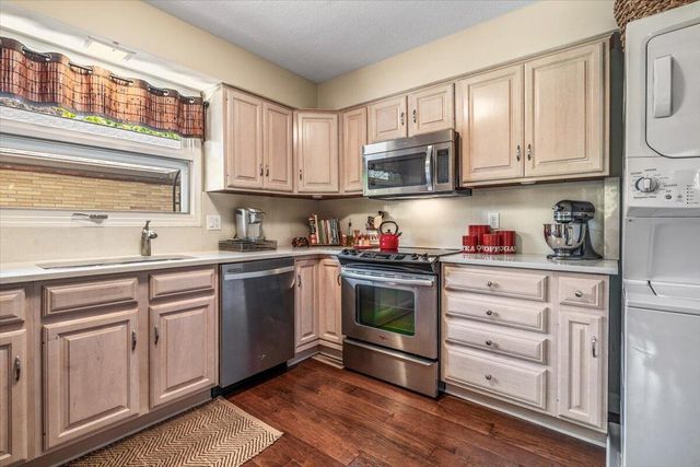 2727 S Lakeshore Drive G27, Shoreham Vllg, MI 49085